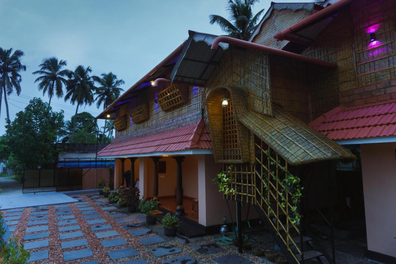 Canalview Private Cottage Azhikkal Ayiram Thengu Panmana Zewnętrze zdjęcie